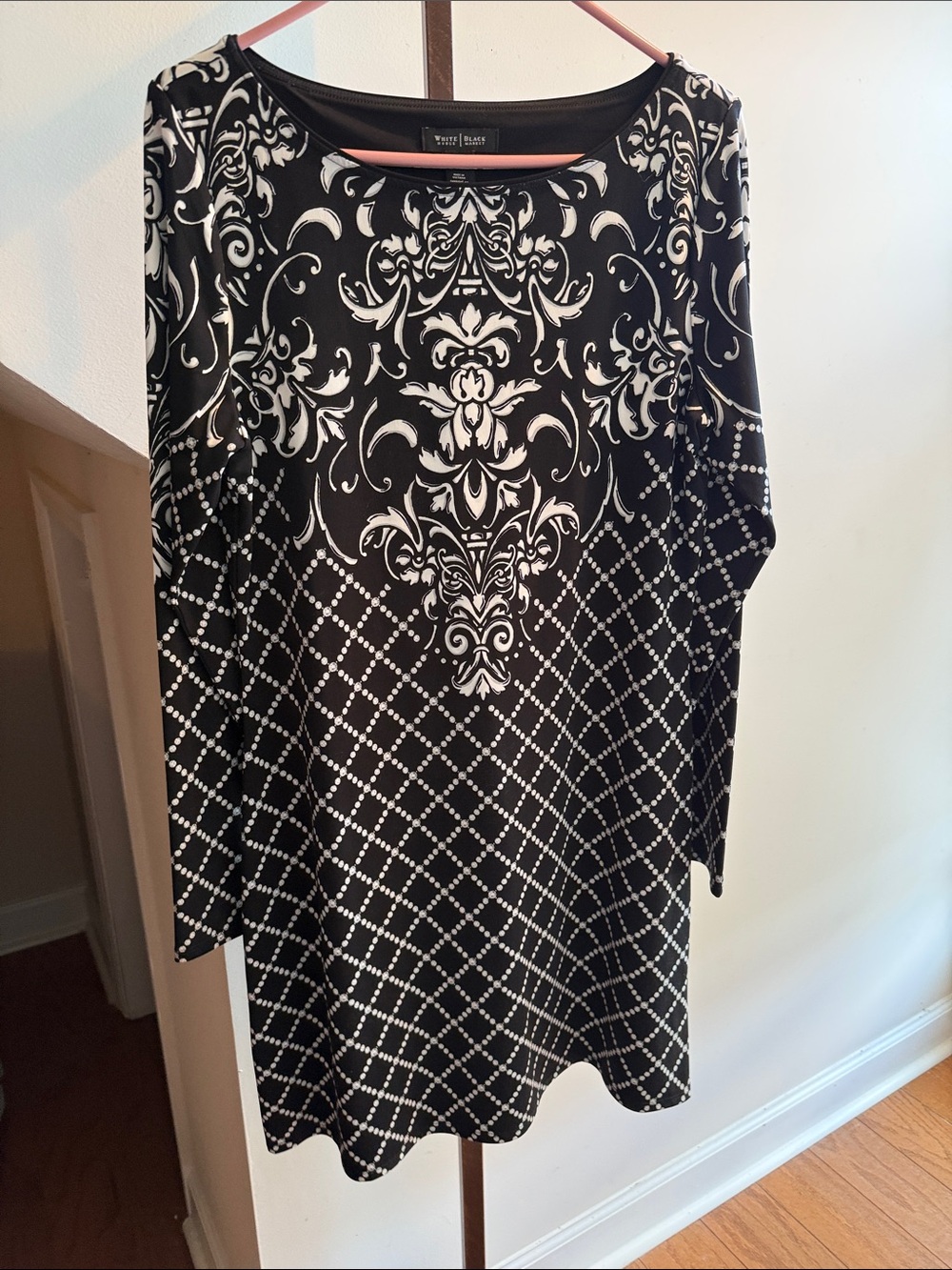 White House Black Market Black and White Printed Long Sleeve Tunic Top